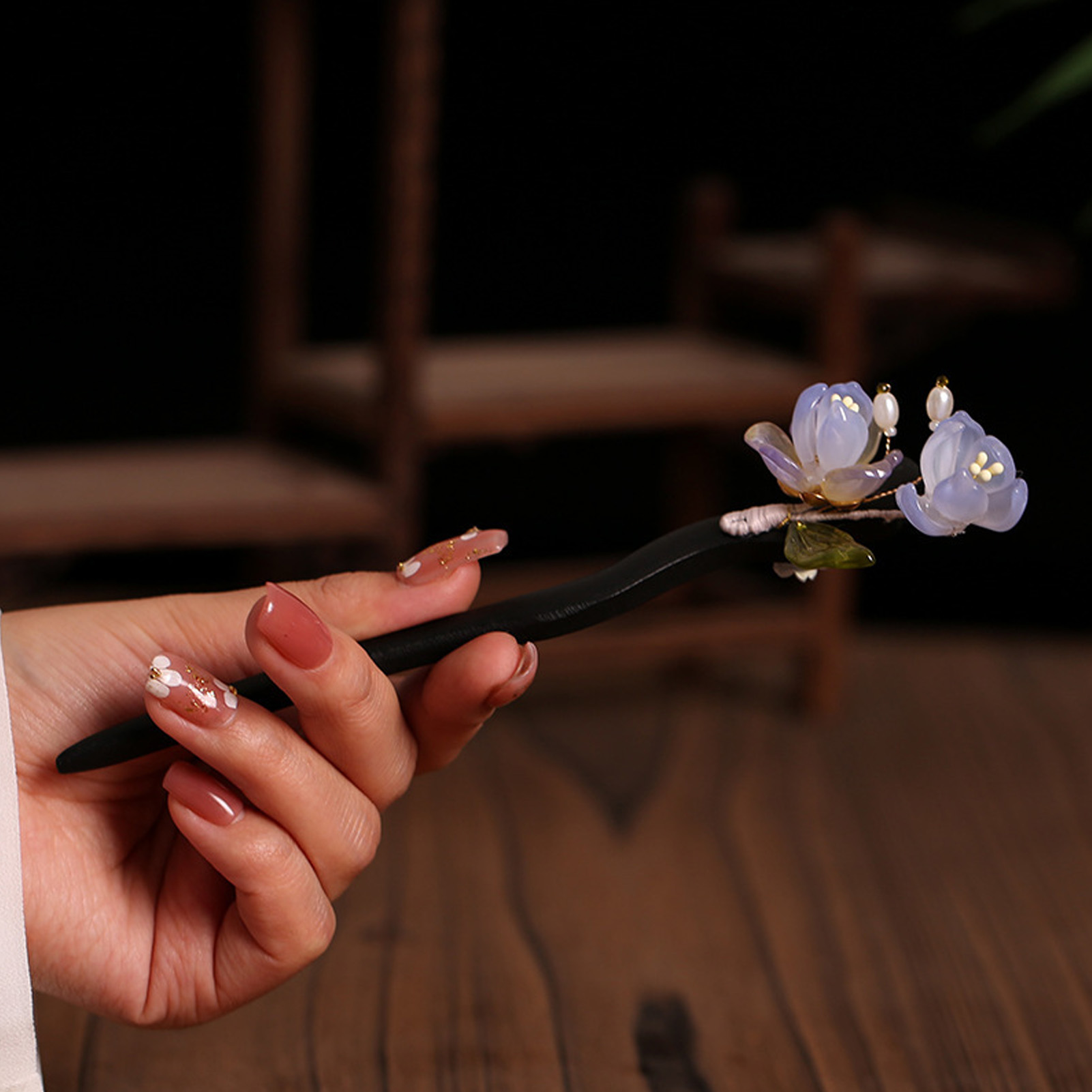 Vintage Wooden Flower Hairpin  - Old Fashioned Glass บทวิจารณ์และราคา