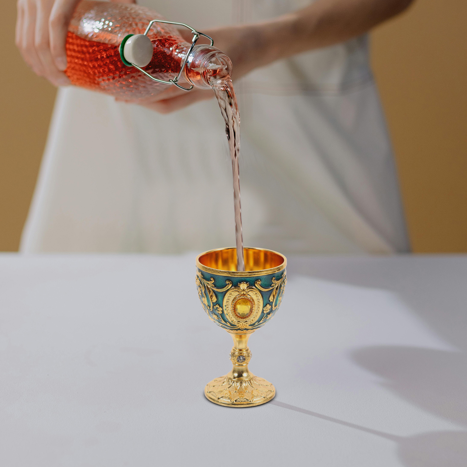 Gold Chalice Cup Retro Vintage - Old Fashioned Glass บทวิจารณ์และราคา